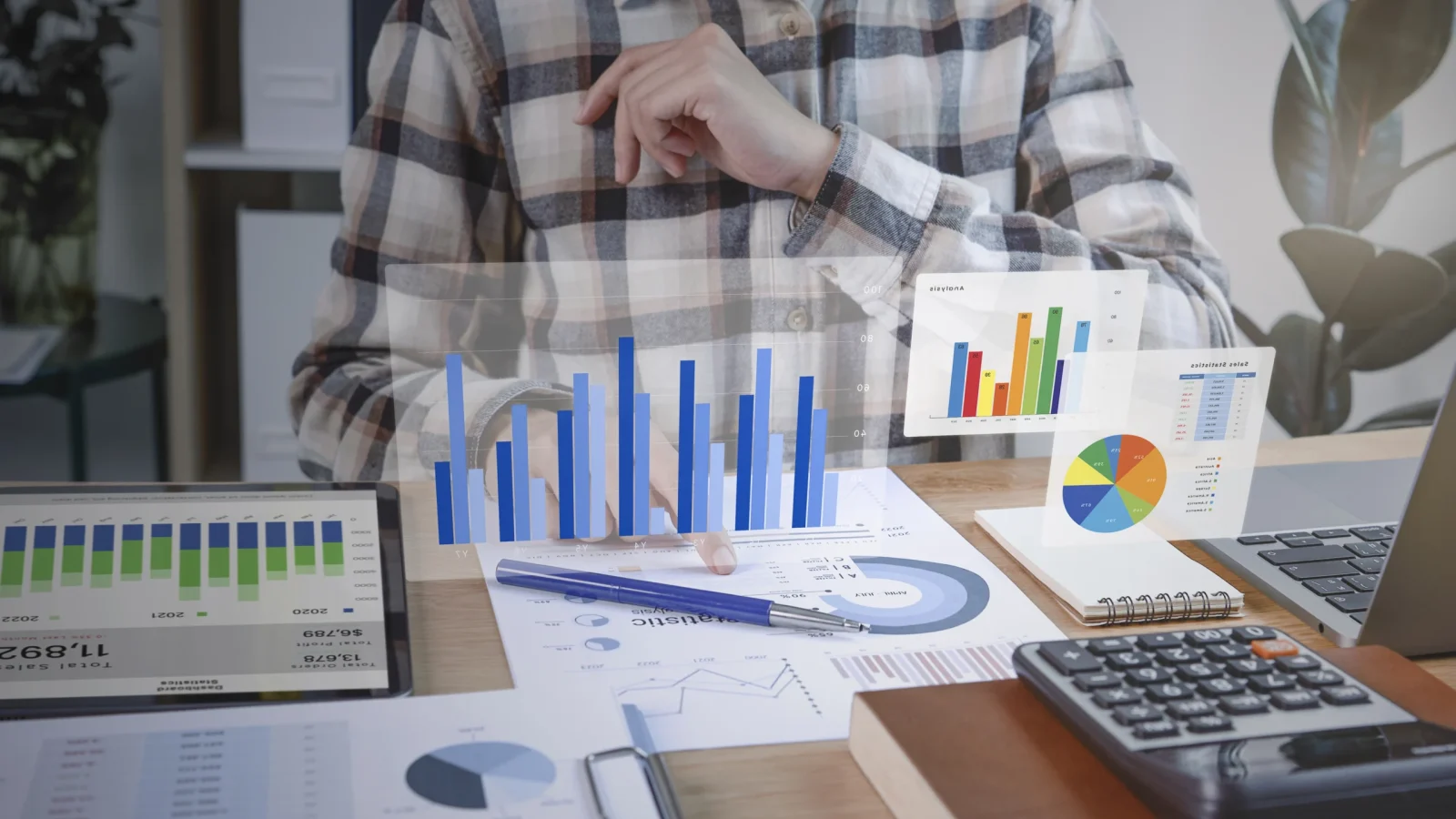 businesspeople-working-finance-accounting-analyze-financi (1) businesspeople-working-finance-accounting-analyze-financi (1)